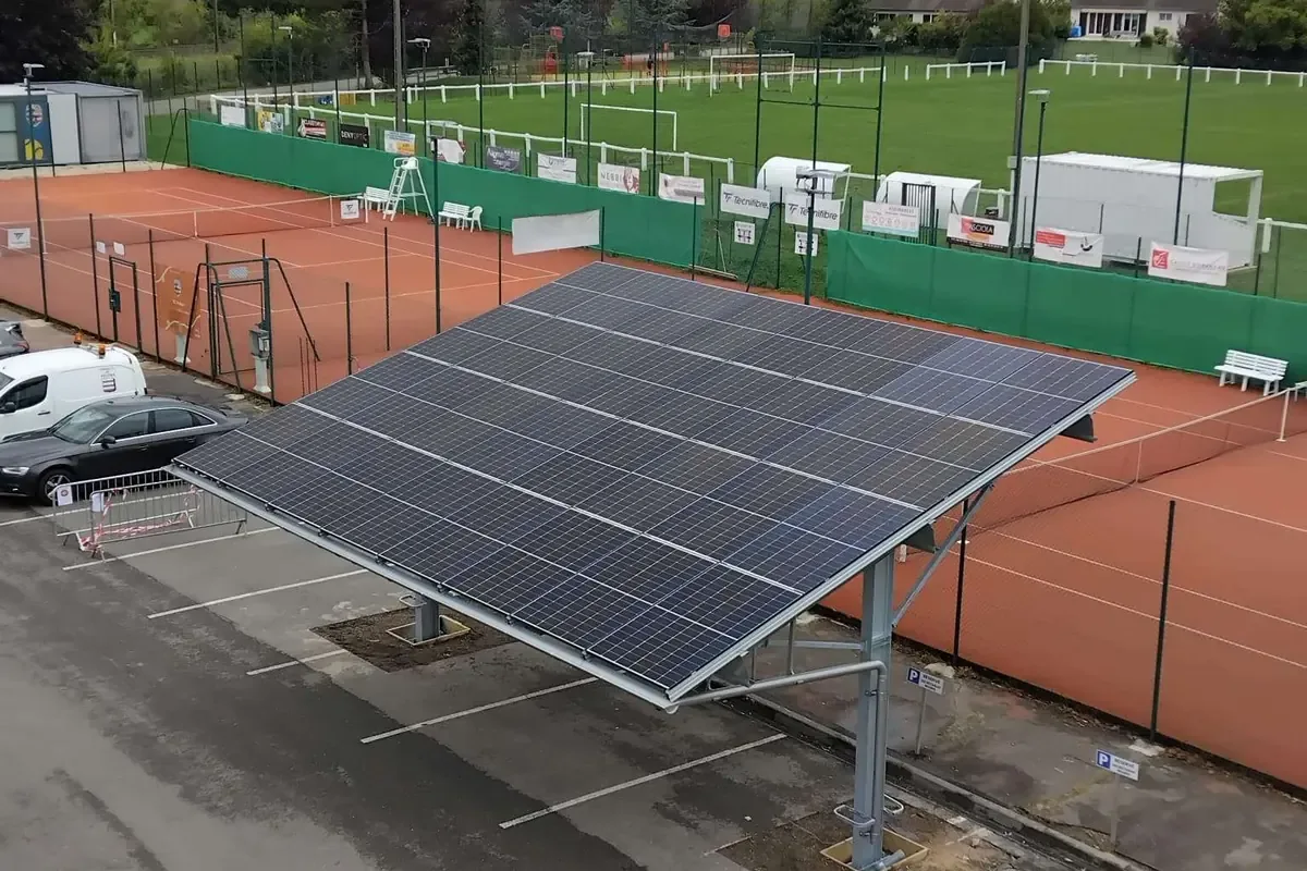 Ombrière photovoltaïque sur parking pour une collectivité